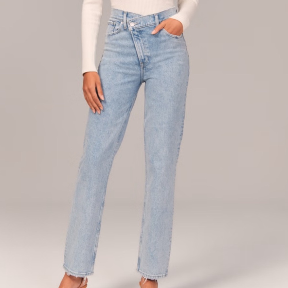 Abercrombie 90s Straight Ultra High Rise Curve Love